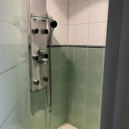 Apartment De 80m2 Refait A Neuf